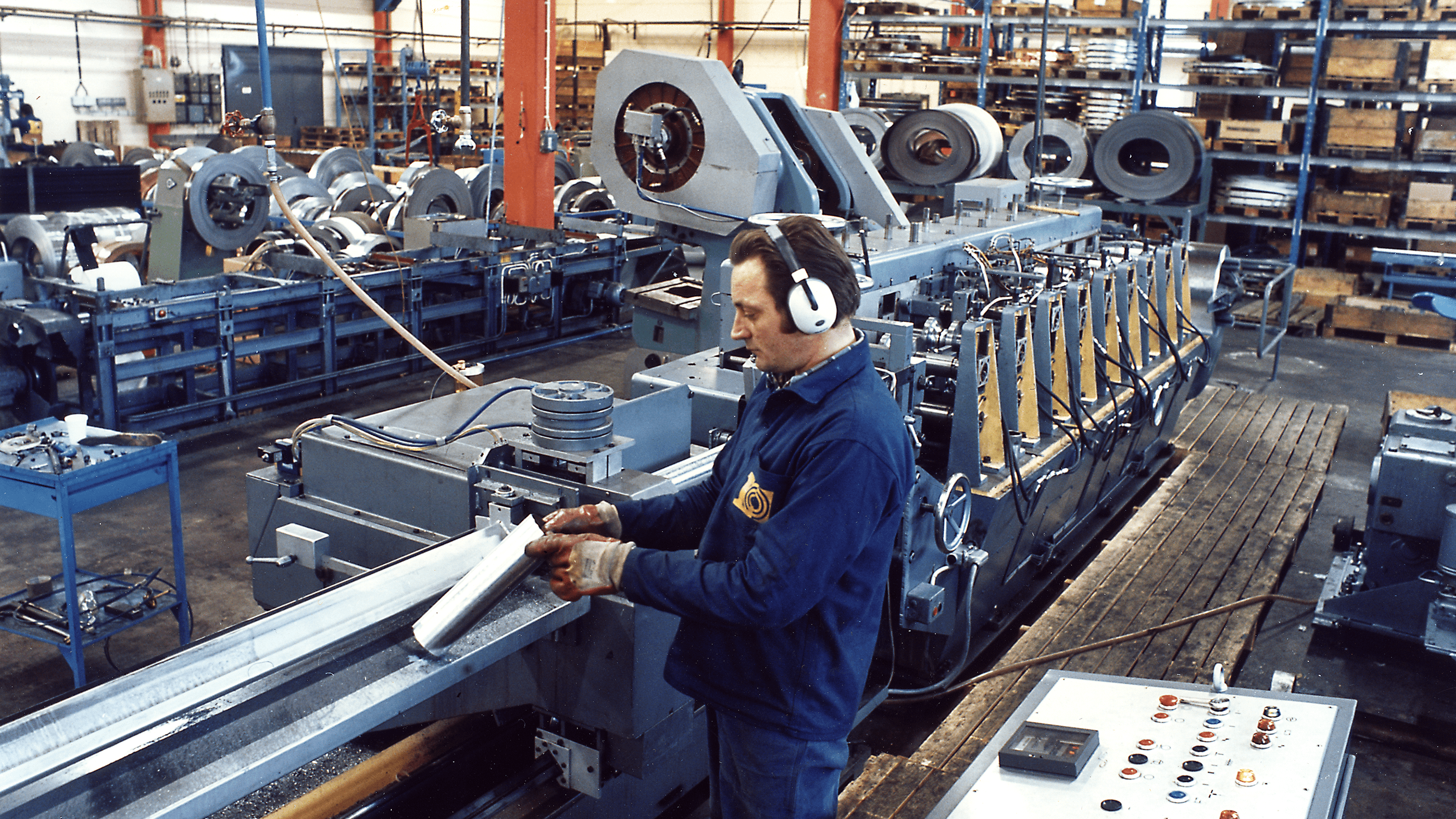Tillverkning av hängränna i fabrik 1970-tal